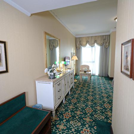 Habitat All Suites, Khobar Bagian luar foto Interior of the hotel