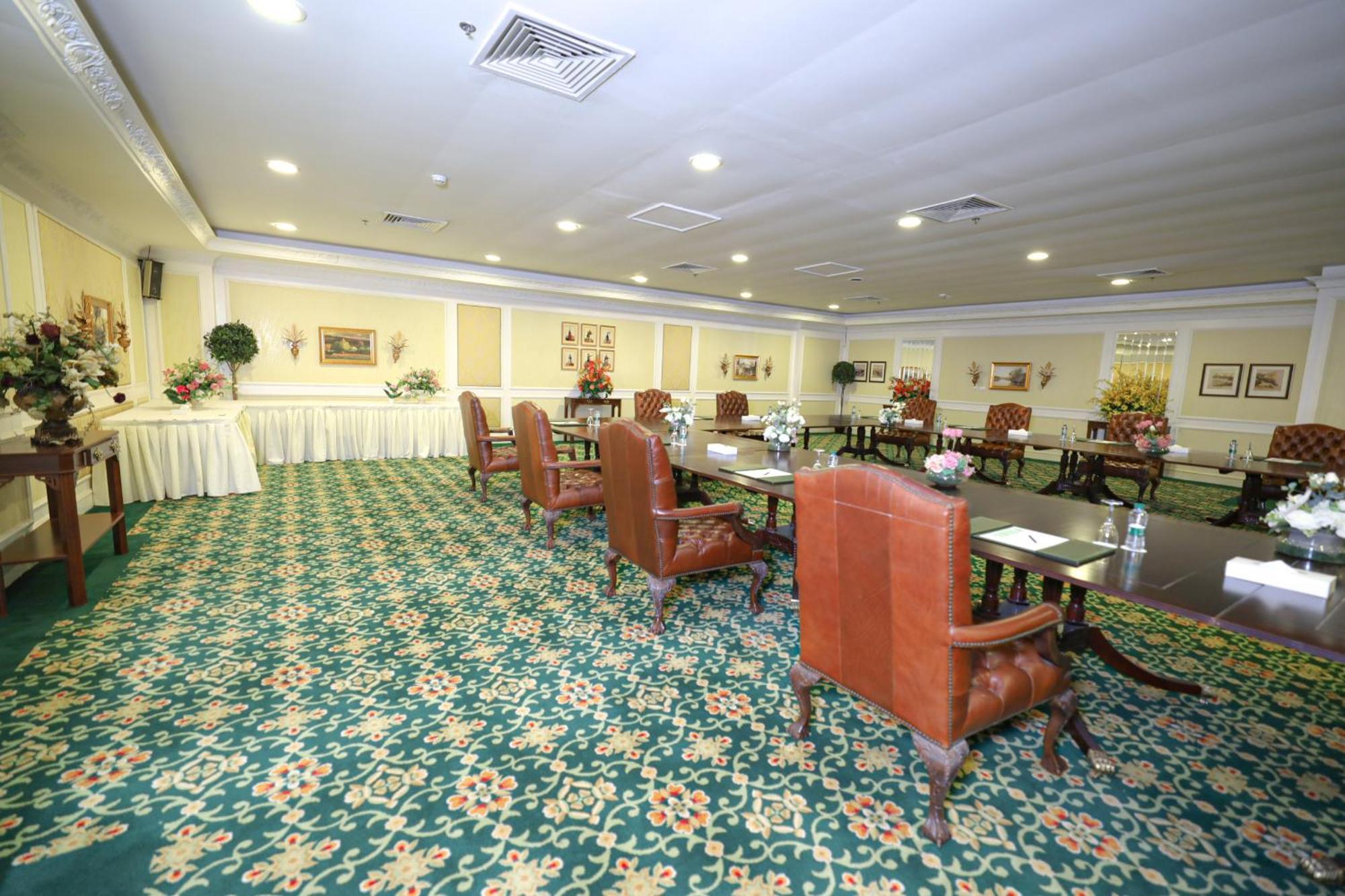 Habitat All Suites, Khobar Bagian luar foto The dining room at the 2004 White House Easter Egg Roll