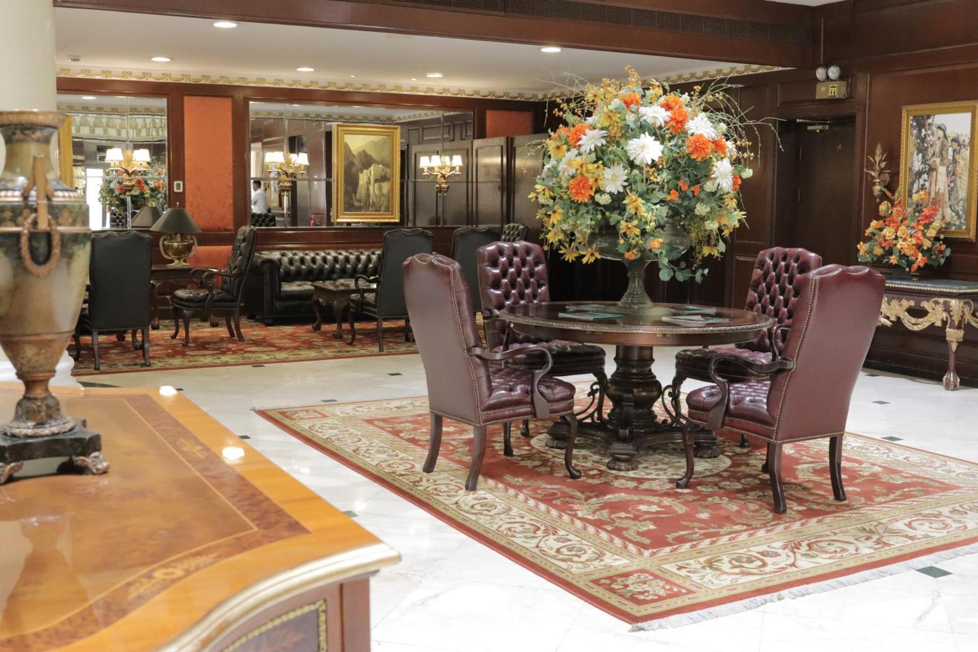 Habitat All Suites, Khobar Bagian luar foto Lobby
