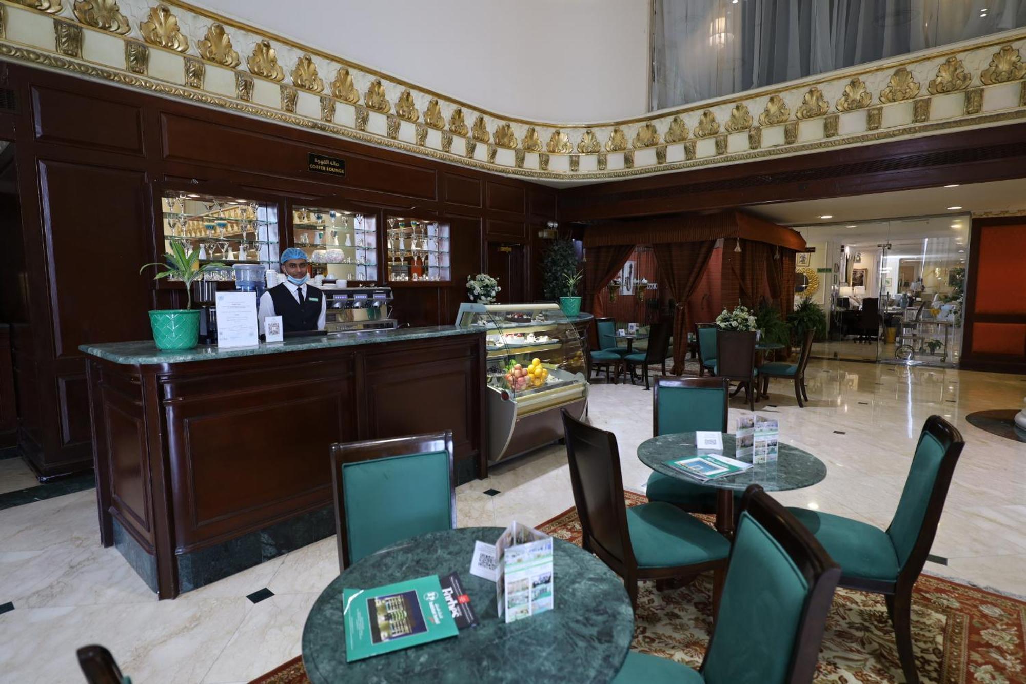 Habitat All Suites, Khobar Bagian luar foto Lobby