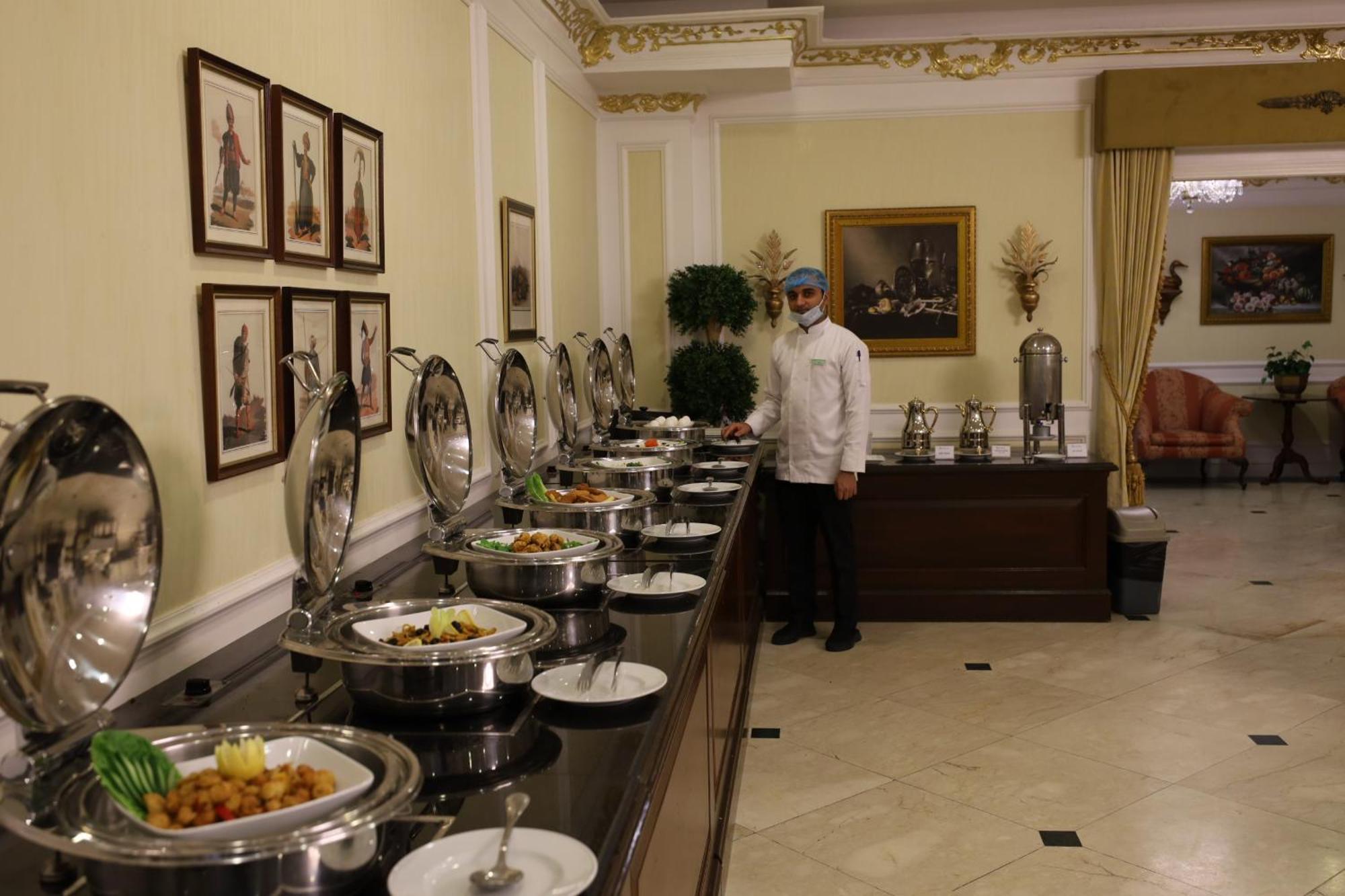 Habitat All Suites, Khobar Bagian luar foto A buffet at the Taj Mahal Palace, Mumbai, India