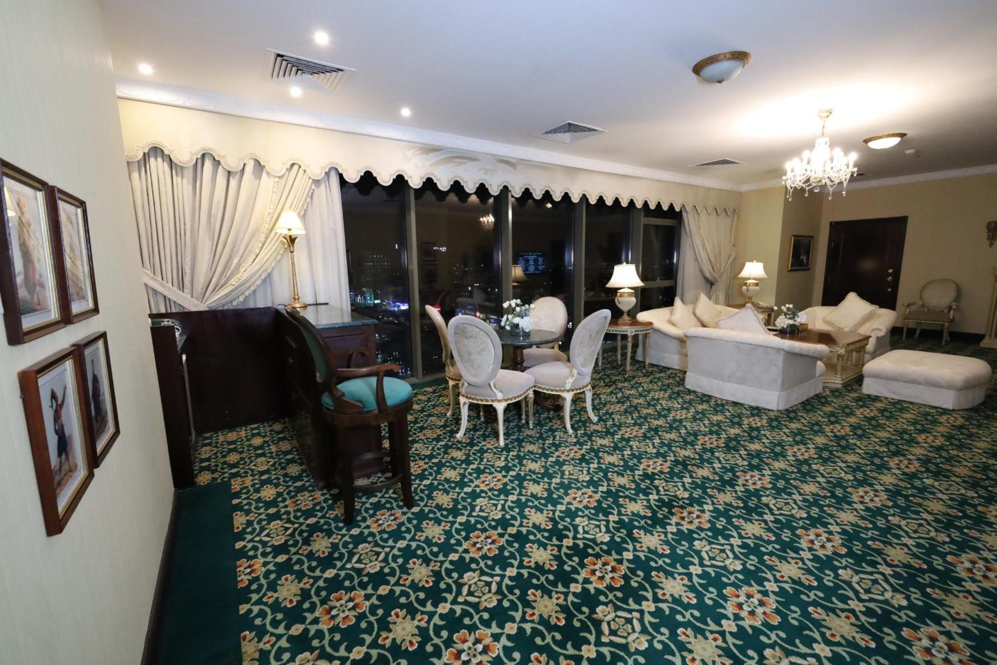 Habitat All Suites, Khobar Bagian luar foto A suite at the hotel