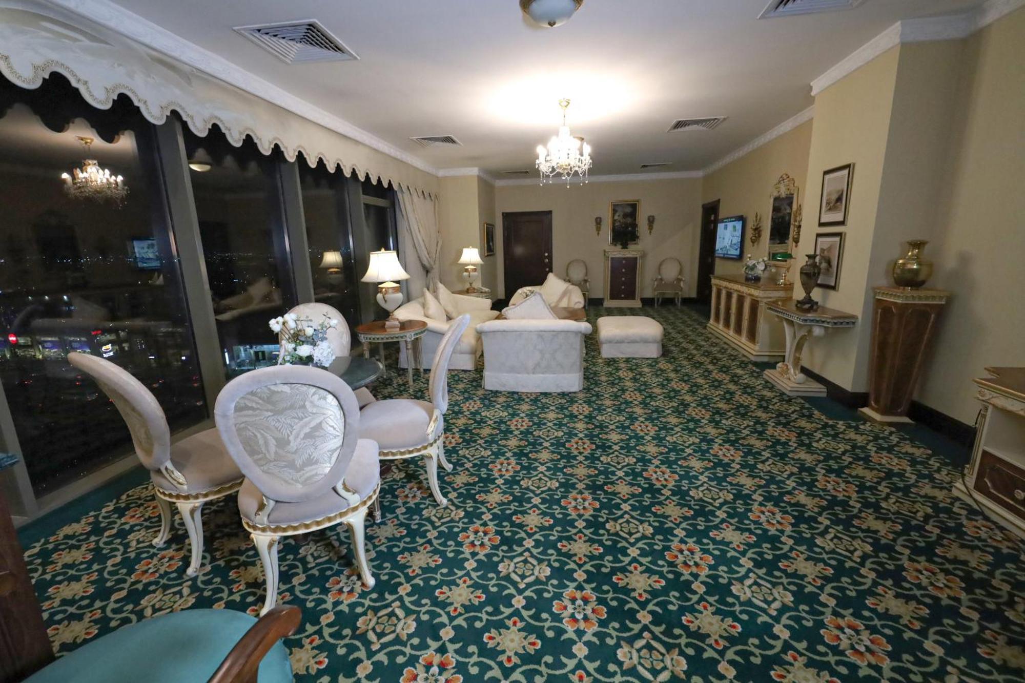 Habitat All Suites, Khobar Bagian luar foto A suite at the hotel