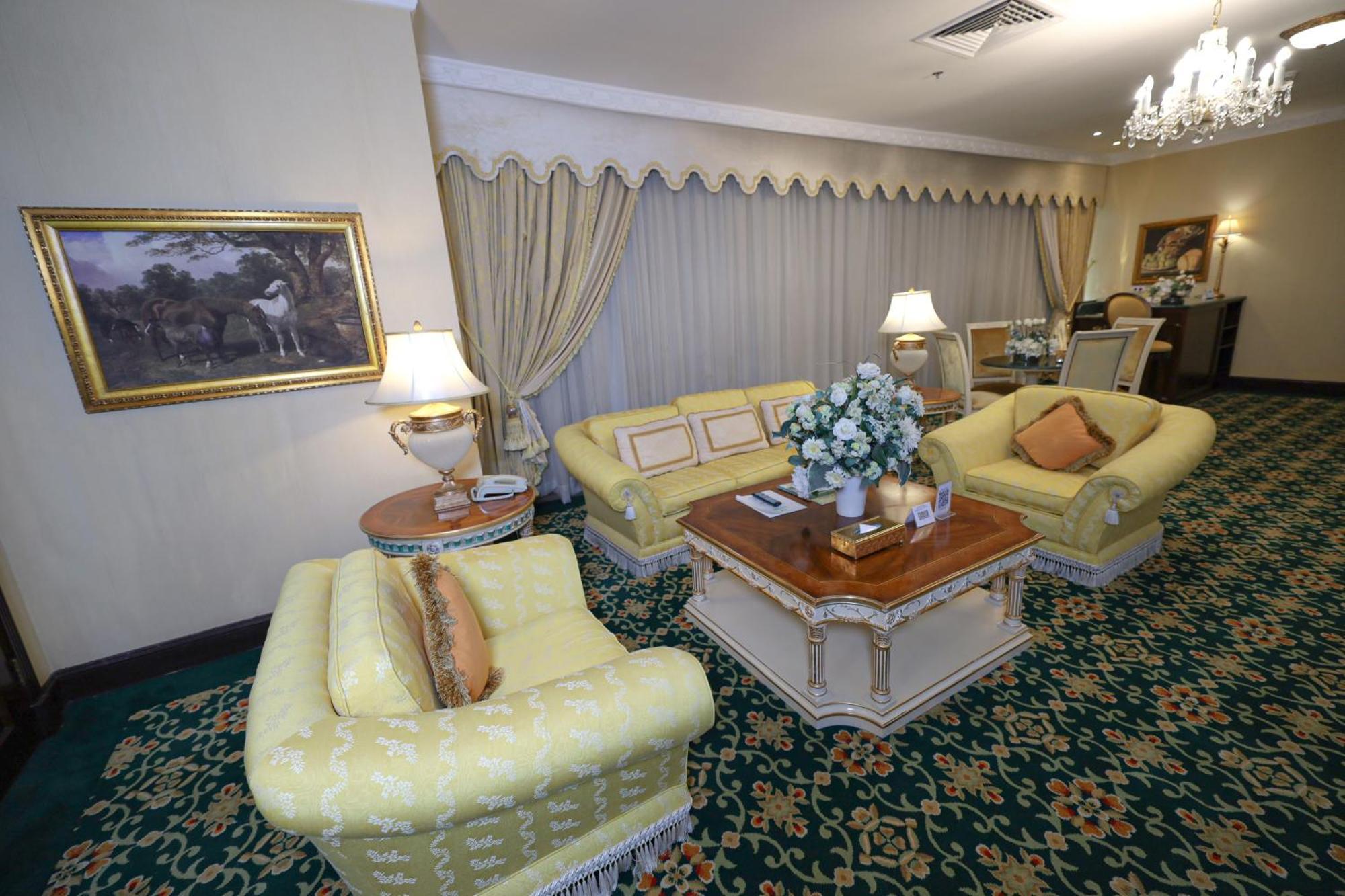 Habitat All Suites, Khobar Bagian luar foto Presidential Suite
